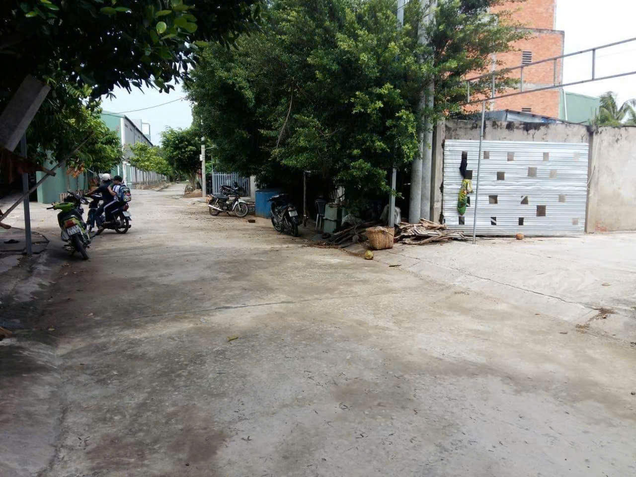 z6606838300012_071645acfe66c4a250c0701fe901185e