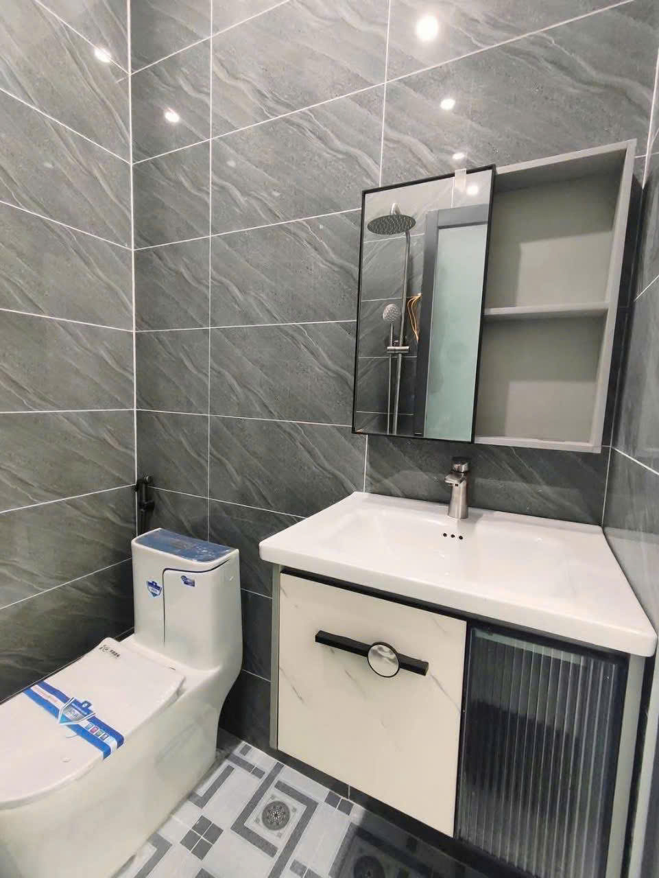 z6441783225415_59870597e5ab105080a5e07a9b838de8